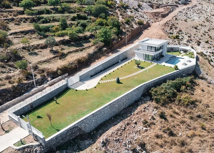 빌라 The Panoramic By Pikhost Široka