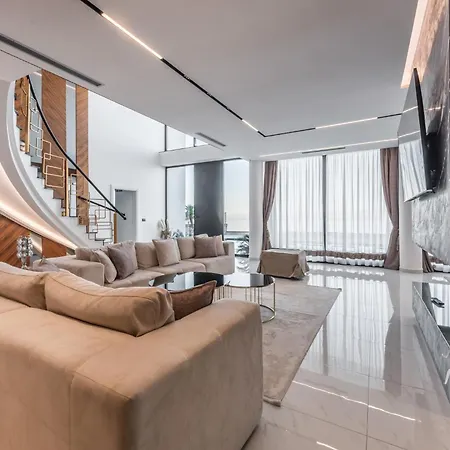 ヴィラ The Panoramic By Pikhost Široka